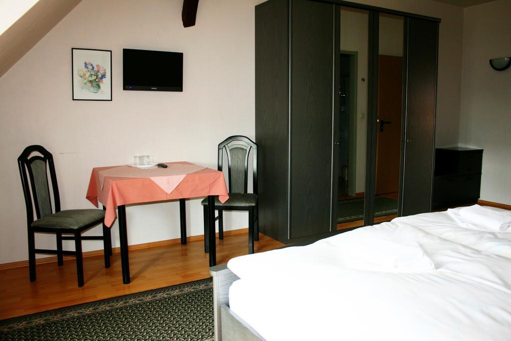 Grober'S Reiterhof Hotel เนาม์บวร์ก ห้อง รูปภาพ